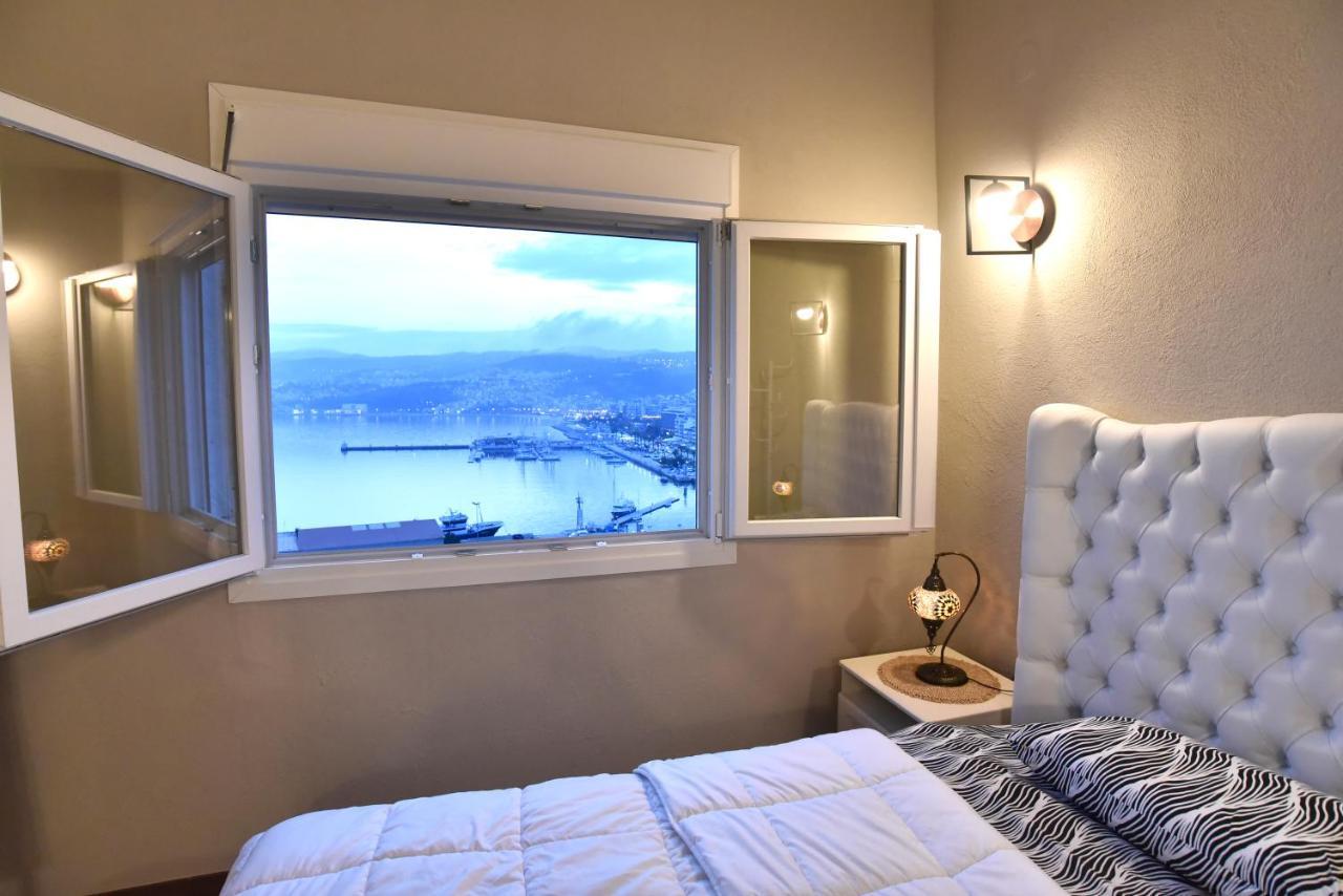 Golden Sea View - Old Town Apartment Kavála Luaran gambar
